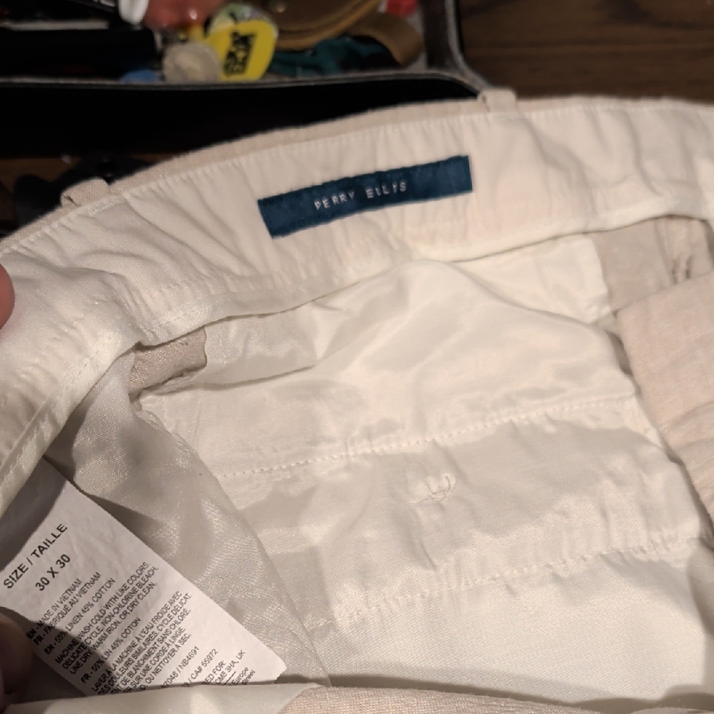 Perry Ellis Men's Off-White Chinos